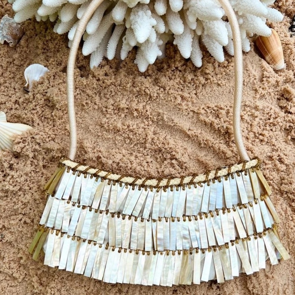 VISAYAS MOTHER OF PEARL COCKTAIL PURSE